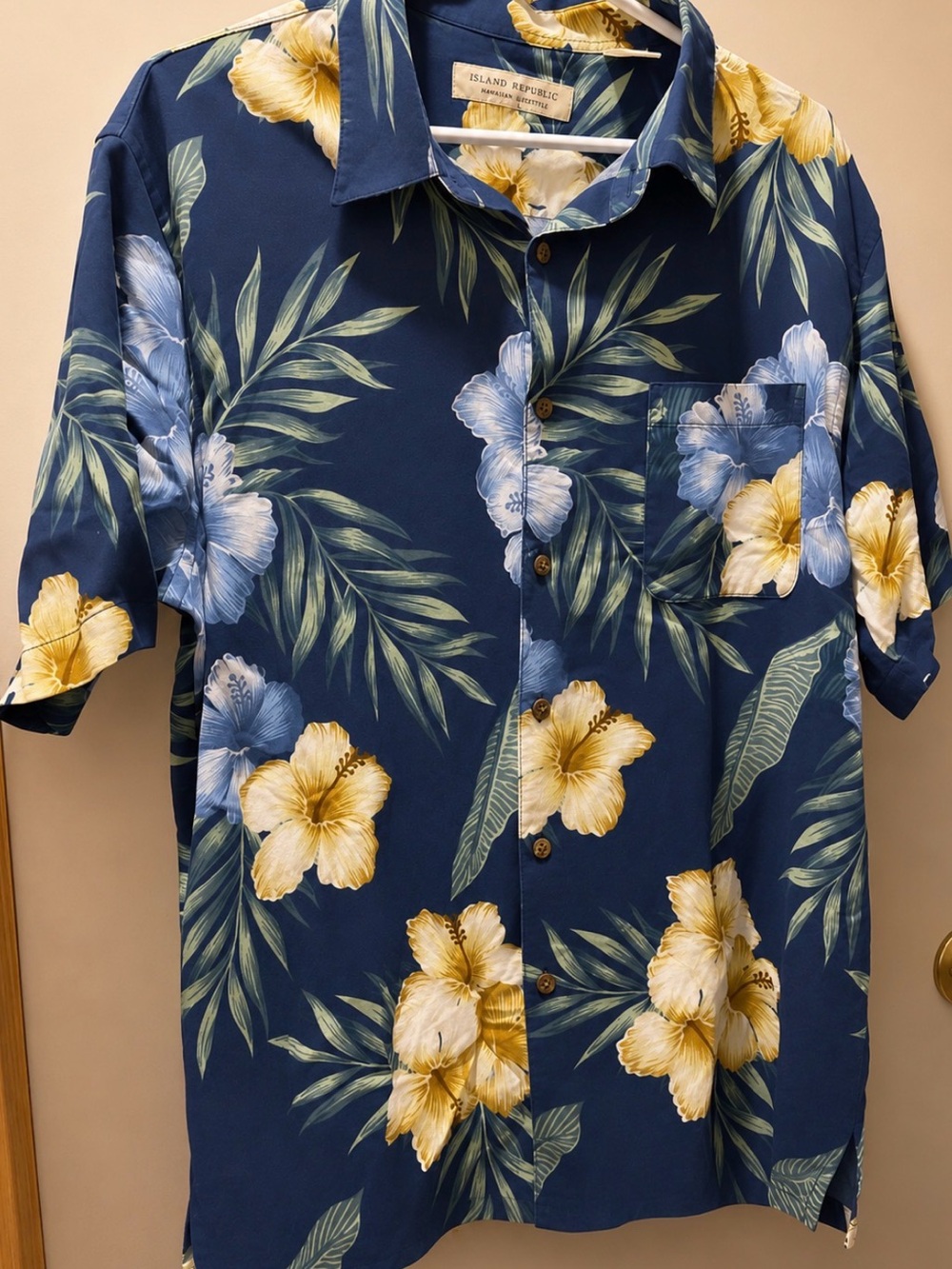 Island Republic Blue Floral Silk Short-Sleeve Button-Down Shirt